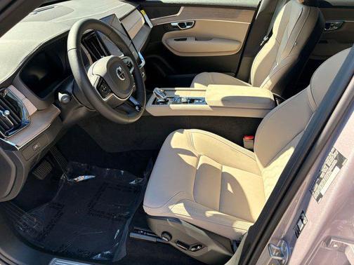 2026 Volvo XC90 B5 Core