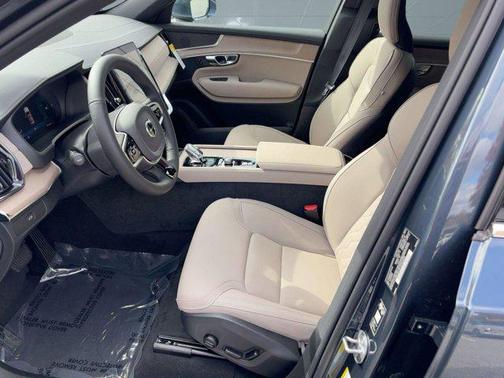 2026 Volvo XC90 B5 Core