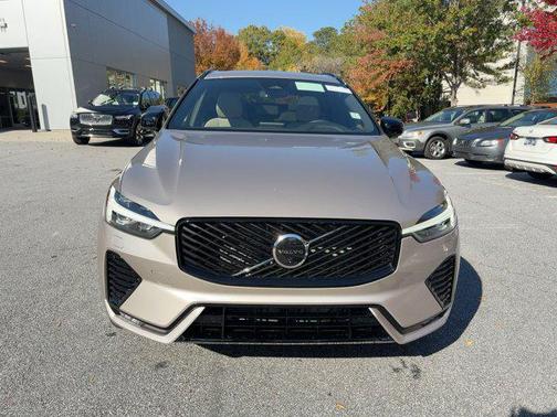 2026 Volvo XC60 B5 Plus