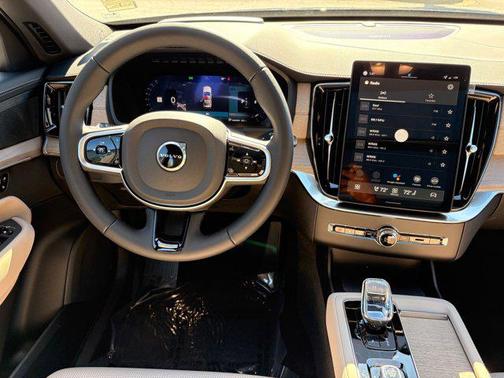 2026 Volvo XC90 B6 Ultra Dark Theme 7-Seater