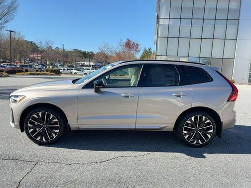 2026 Volvo XC60 B5 Ultra