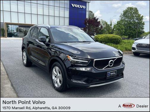 2020 Volvo XC40 T4 Momentum