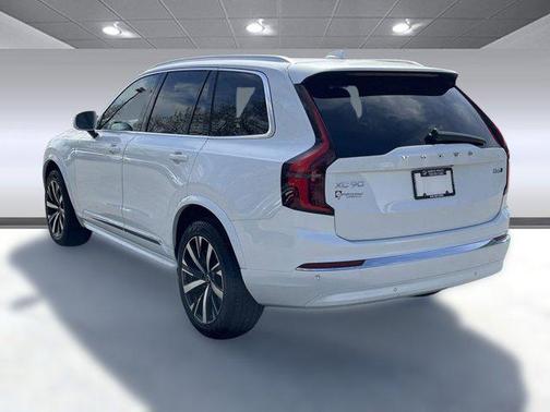 2025 Volvo XC90 B6 Core