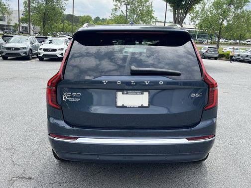 2025 Volvo XC90 B6 Core