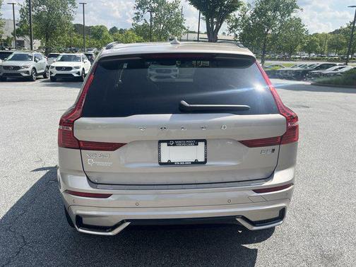 2025 Volvo XC60 B5 Plus