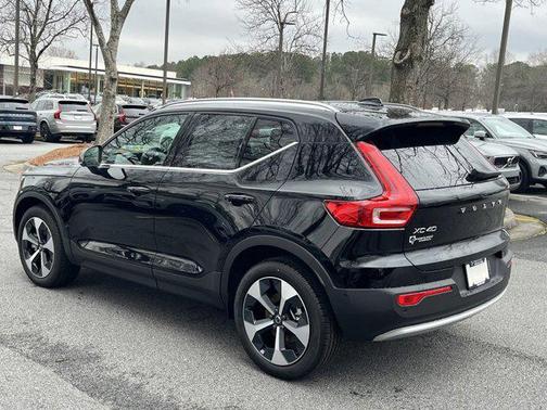 2025 Volvo XC40 B5 Plus Bright Theme