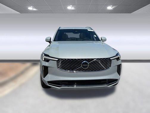 2025 Volvo XC90 B5 Plus 7-Seater