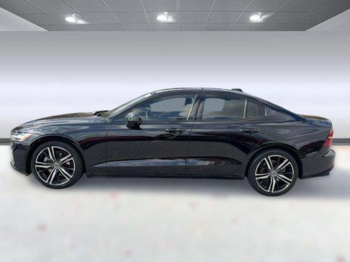 2022 Volvo S60 T5 R-Design