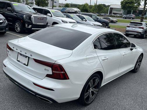 2022 Volvo S60 T5