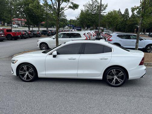 2022 Volvo S60 T5