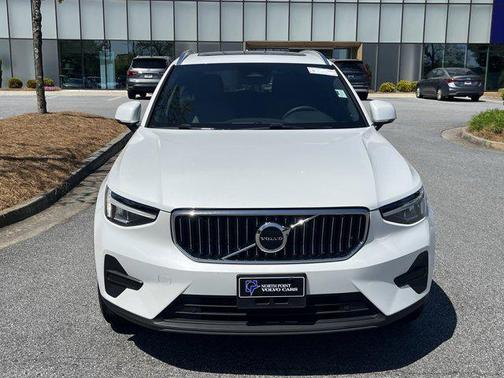 2024 Volvo XC40 B5 Core Bright Theme