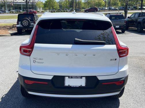 2024 Volvo XC40 B5 Core Bright Theme