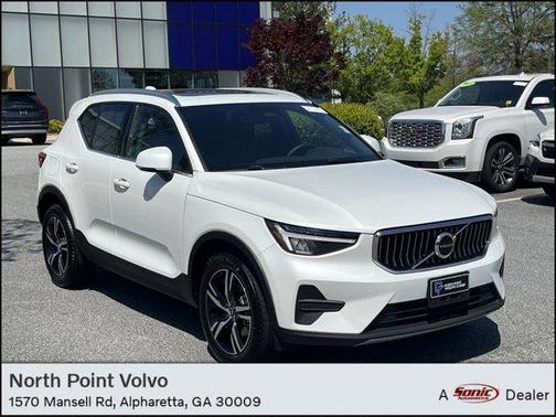 2024 Volvo XC40 B5 Core Bright Theme