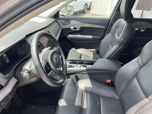 2023 Volvo XC90 B6 Ultimate 7-Seater