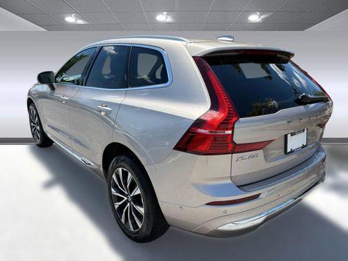 2023 Volvo XC60 B5 Plus Bright Theme