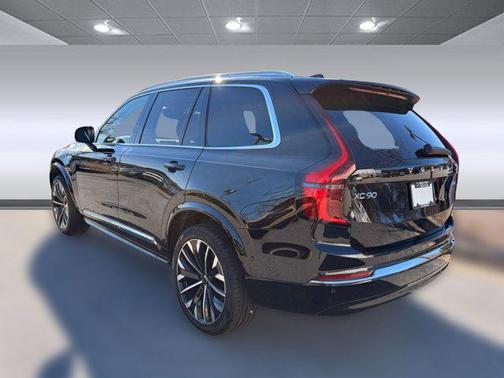 2025 Volvo XC90 B5 Plus 7-Seater