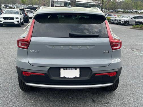 2025 Volvo XC40 B5 Plus Bright Theme