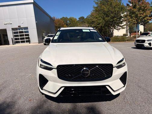 2026 Volvo XC60 B5 Plus