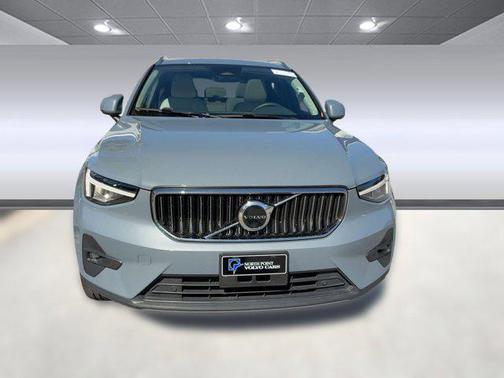 2023 Volvo XC40 B5 Plus Bright Theme