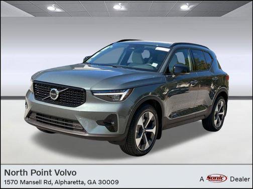 2026 Volvo XC40 B5 Plus