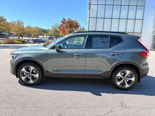 2026 Volvo XC40 B5 Plus