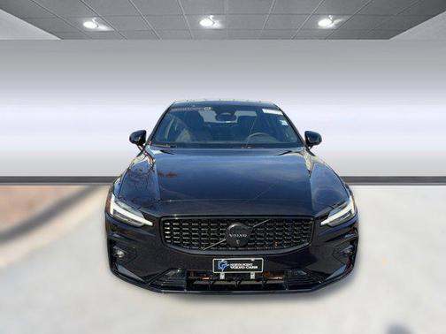 2024 Volvo S60 B5 Plus Black Edition