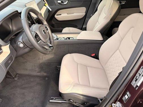 2026 Volvo XC60 B5 Core