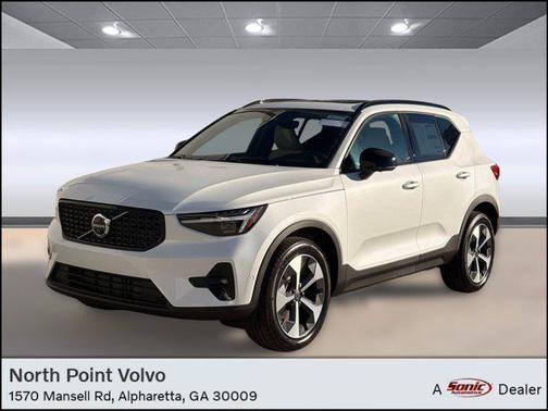 2026 Volvo XC40 B5 Plus