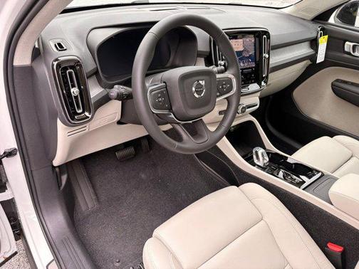 2026 Volvo XC40 B5 Plus