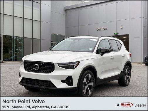 2026 Volvo XC40 B5 Plus