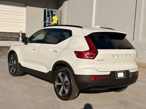 2026 Volvo XC40 B5 Plus