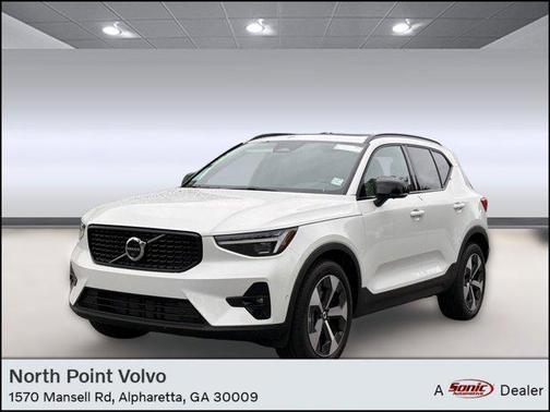 2026 Volvo XC40 B5 Plus