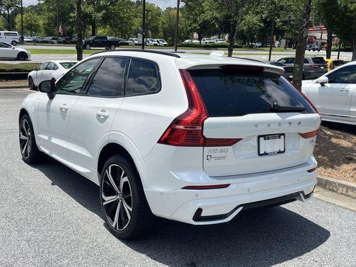 2025 Volvo XC60 Plug-In Hybrid T8 Ultra
