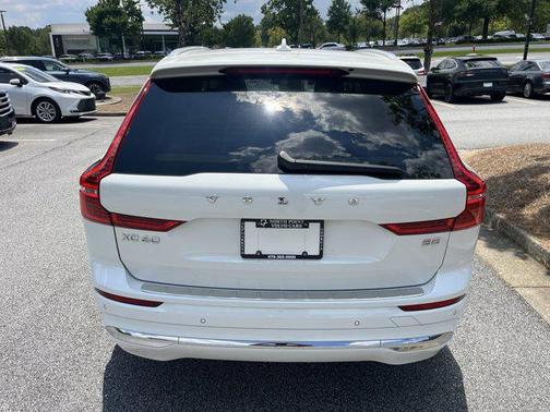 2023 Volvo XC60 B5 Ultimate Bright Theme