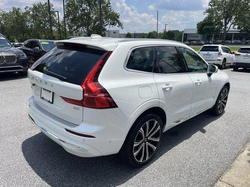 2023 Volvo XC60 B5 Ultimate Bright Theme