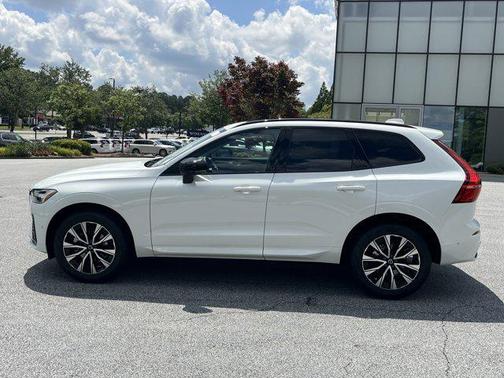 2025 Volvo XC60 Plus