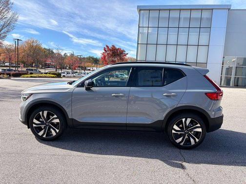 2026 Volvo XC40 B4 Plus