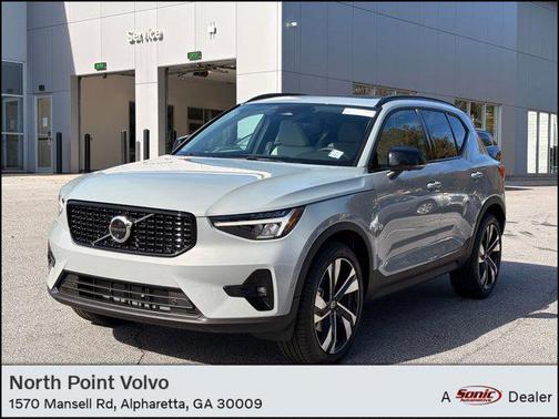 2026 Volvo XC40 B4 Plus