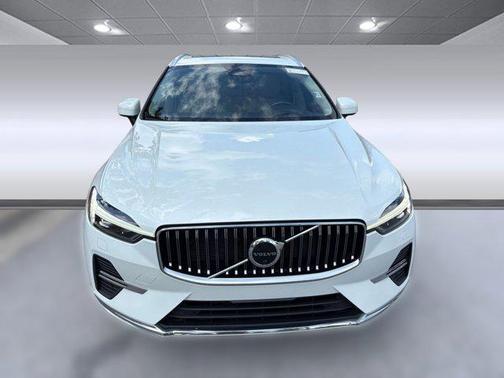 2023 Volvo XC60 B5 Ultimate Bright Theme