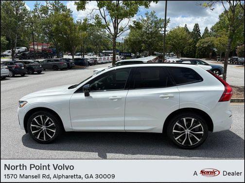 2023 Volvo XC60 B5 Plus Dark Theme