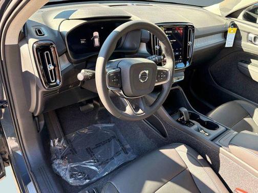 2026 Volvo XC40 B5 Core