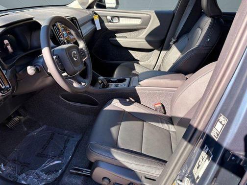 2026 Volvo XC40 B5 Core