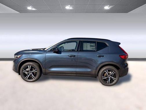 2026 Volvo XC40 B5 Core