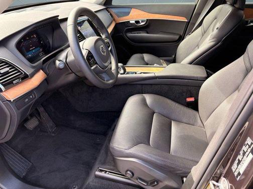 2023 Volvo XC90 Recharge Plug-In Hybrid T8 Plus Bright Theme 7-Seater