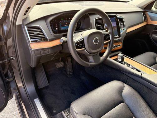 2023 Volvo XC90 Recharge Plug-In Hybrid T8 Plus Bright Theme 7-Seater