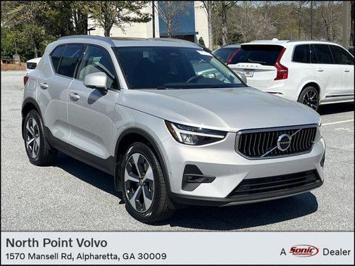 2025 Volvo XC40 B5 Plus Bright Theme