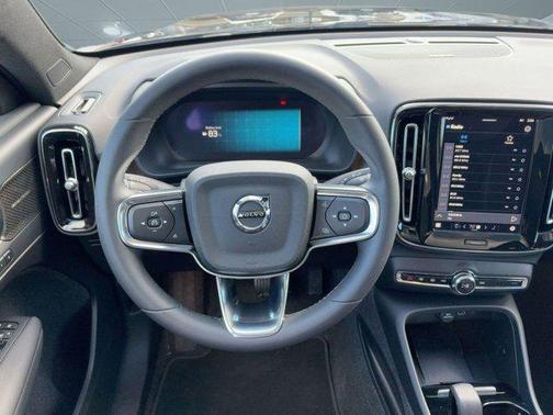 2025 Volvo EC40 Twin Motor Ultra Black Edition