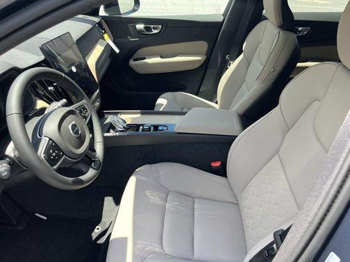2026 Volvo XC60 B5 Core