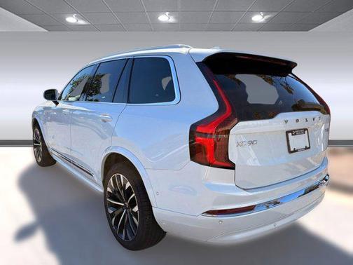 2025 Volvo XC90 B6 Plus 7-Seater