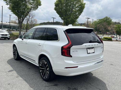 2025 Volvo XC90 B6 Plus 7-Seater